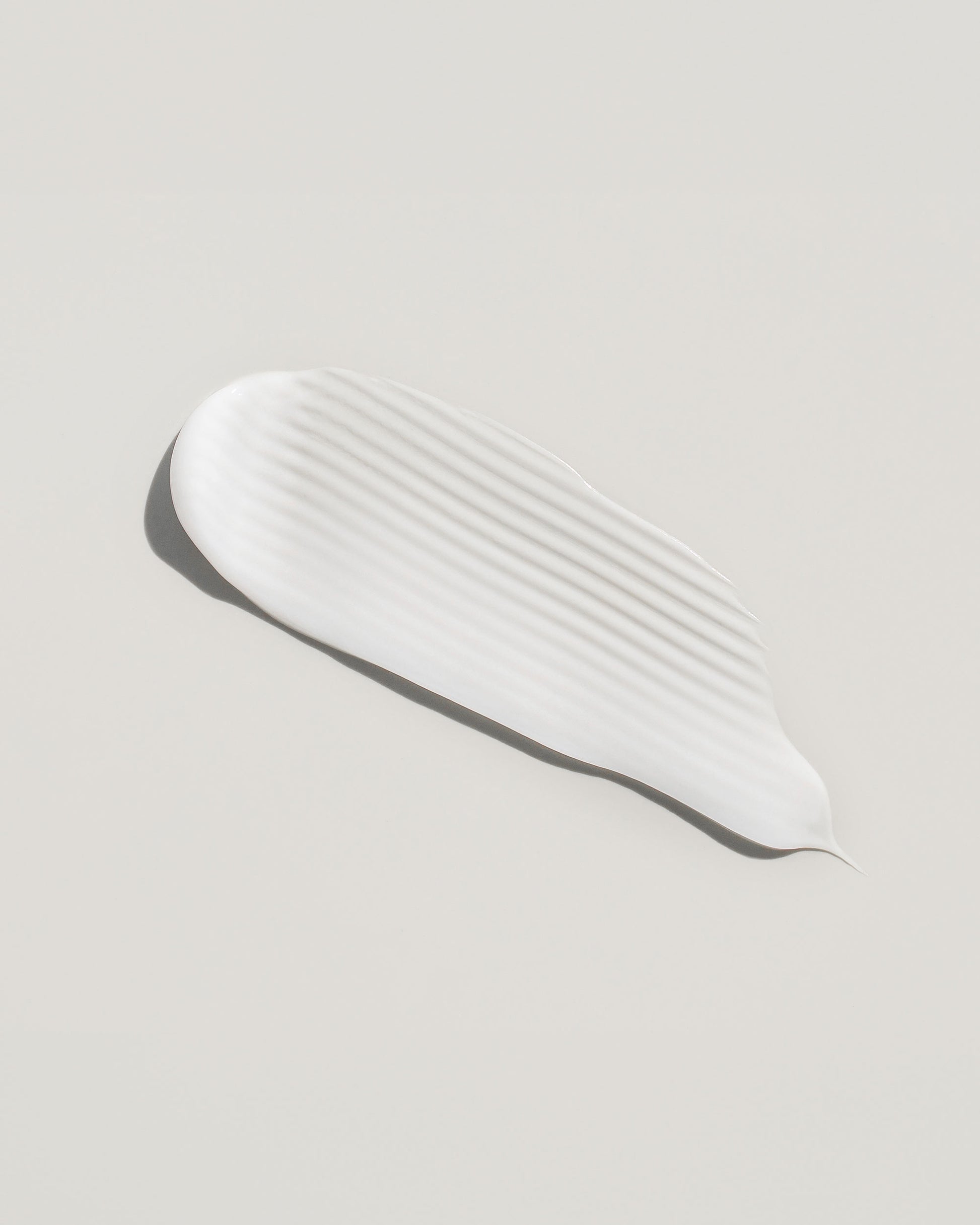 Apotheanic Phytoactive Leave in Conditioner, leave in treatment for dry and damaged hair. Product picture.